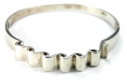 550.20: Schmuck, Armreife/Armbänder