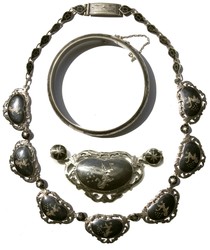 550.20: Schmuck, Armreife/Armbänder