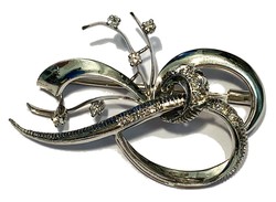 550.40: Schmuck, Broschen / Nadeln