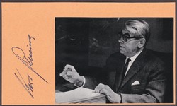 40.10.20: Books - Autographs, Books, genealogy - heraldry - politics - socialism - economics