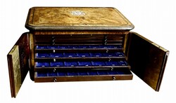 MÜNZSCHRÄNKE. MÜNZSCHRÄNKE. Eleganter Münzschrank, Frankreich, ...
