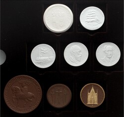 ALLGEMEIN. ALLGEMEIN. Porzellan. Lot 5 weisse u. 2 braune ...