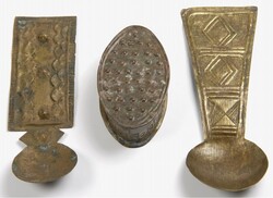 AFRIKA. GHANA - ASHANTI GOLDGEWICHTE. 2 Goldstaub-Löffel ...