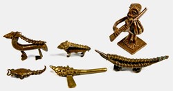 AFRIKA. GHANA - ASHANTI GOLDGEWICHTE. Jäger mit Rucksack und ...