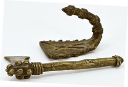 AFRIKA. GHANA - ASHANTI GOLDGEWICHTE. 2 Gelbbronze Werkzeuge: ...