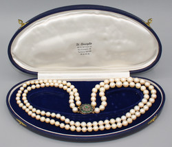 550.30: Jewelry, chains / pendants / necklaces