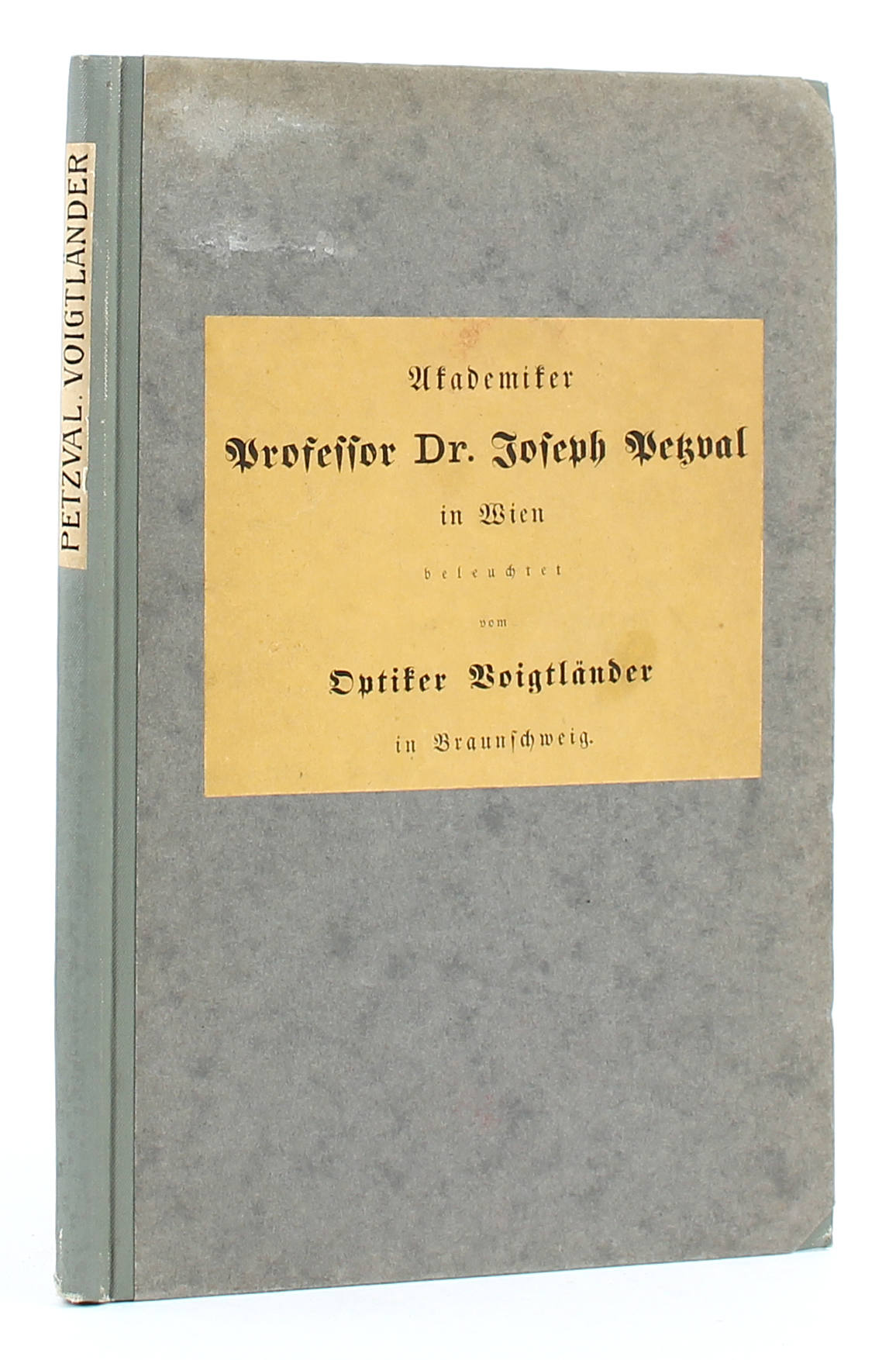Voigtländer, Akademiker Petzval beleuchtet