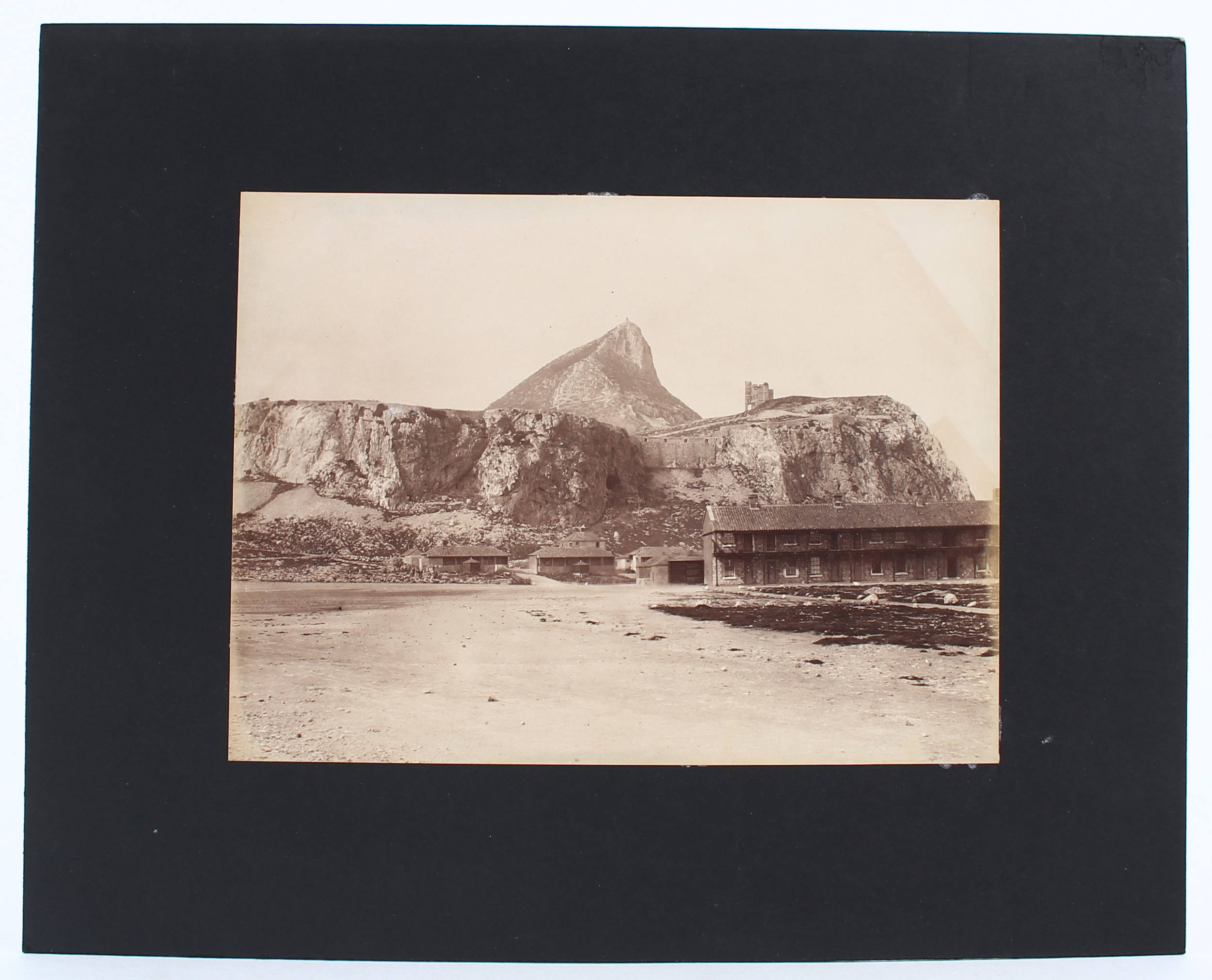 Gibraltar. 9 Fotografien auf 7 Bll.
