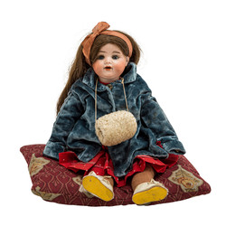 700.10: Dolls