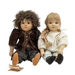 700.10: Dolls