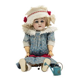 700.10: Dolls
