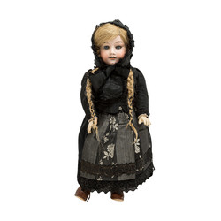 700.10: Dolls