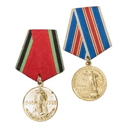 UdSSR – Konvolut Auszeichnungen und Medaillen, 35 Stück. Darunter ...