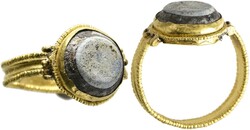 Spätrömischer Goldring (4,57g), (25mm) ca. 4. Jh. n. Chr. mit ...