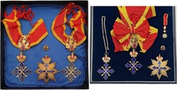 Großes Konvolut von Dekorationen des Internationalen St. Georg ...