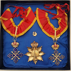 Großes Konvolut von Dekorationen des Internationalen St. Georg ...