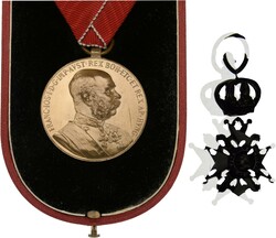 Jubiläumsmedaille 1898 für Zivilbeamte; Signum Memoriae im Etui der ...