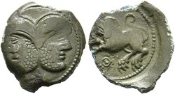 Bronze (1,42g) Ianusartiger Doppelkopf / Löwe, darunter Kringel und ...