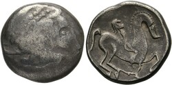 Tetradrachme (12,99g) Typus "Kinnlos" Stilisierter Kopf des Zeus mit ...