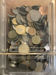 ALL WORLD, Lot. 12.7 kilos of coins in base metals. Nice mixture! ...