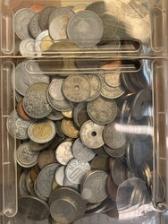 ALL WORLD, Lot. 12.7 kilos of coins in base metals. Nice mixture! ...