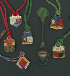 Oddments Melbourne Cricket Club membership badges (10) for 1976-77, ...