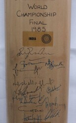 1985 World Championship Final 'Gray-Nicolls' cricket bat signed by ...