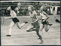 Betty Cuthbert Group comprising signed photograph of Betty winning ...