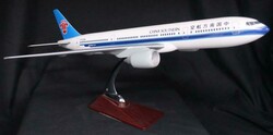 Model Aeroplanes Boeing 777 in China Southern livery, 48cm long, ...