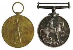 Jewellers half-sovereign gold 21k copy with suspension loop (4.5g); ...