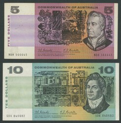 Paper note collection comprising 1967 Coombs/Randall $5 R202, $10 ...