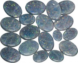 Triplets various ovals to 13mm x 18mm and small round sizes. (78)