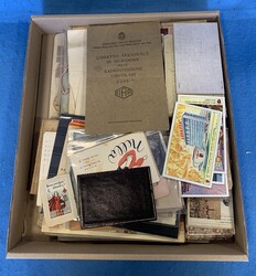 Materiale cartaceo vario - insieme di quaderni, tessere di Partito, ...