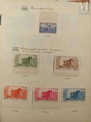 Collection présentée en 17 albums période 1890-1978 montée sur ...