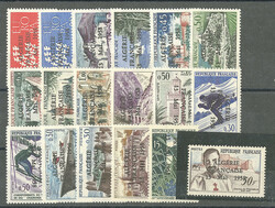 2e surcharge "Algérie française 13 Mai 1958". 18 ex Poste entre les ...