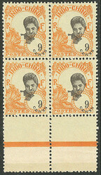 Centre déplacé à droite. No 109b, bloc de quatre bdf, gomme ...