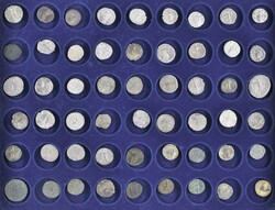 Gemischte Sammlung zu 54 Denaren, Antoninianen und Folles ...