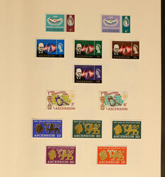 1965/82 Q.E.II mint coll. on pages Commem. sets & MS look fairly ...