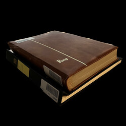 Sports - Football: 1950-2002, in two stockbooks mint and used ...