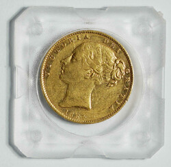 1864 Britain QV gold "Shield" Sovereign (KM736.2). Royal mint. 22mm, ...