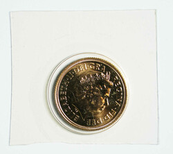 2000 Britain QEII gold Sovereign (KM1002). Royal mint. 22mm, 7.988g. ...