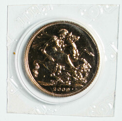2009 Britain QEII gold Sovereign (KM1002). Royal mint. 22mm, 7.988g. ...