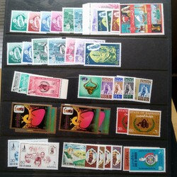 ALL WORLD, ARAB STATES, ** collection/accumulation on leaves. Bahrain ...