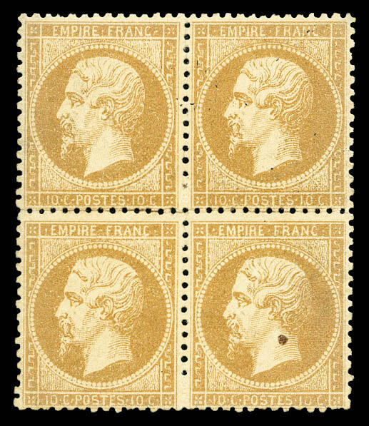 N°21, 10c bistre en bloc de quatre (1ex paille dans le papier) avec ...