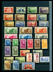 1930-1942, POSTE PA: Collection assez complète, de nombreux ex **. ...