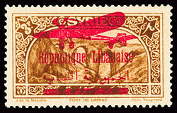 POSTE AERIENNE N°33c 3 pi. brun (C), variété surcharge sur PA ...