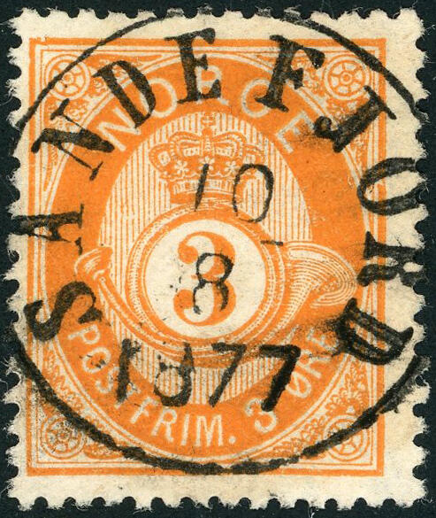 23. 3 øre skravert posthorn, pent fullstemplet "Sandefjord 10.8.1877"