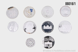 BRD Konvolut Medaillen, insg. 10 Stück, 70 J. Frieden m. Farbdetails ...