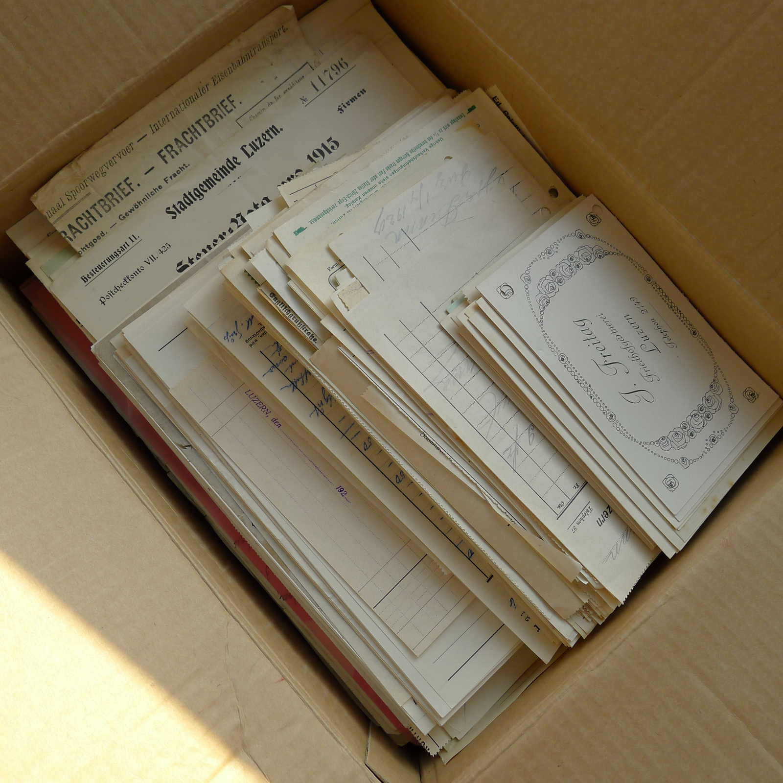 Image 2 for lot number 0004100098 for Luzernerraute Webshop 
