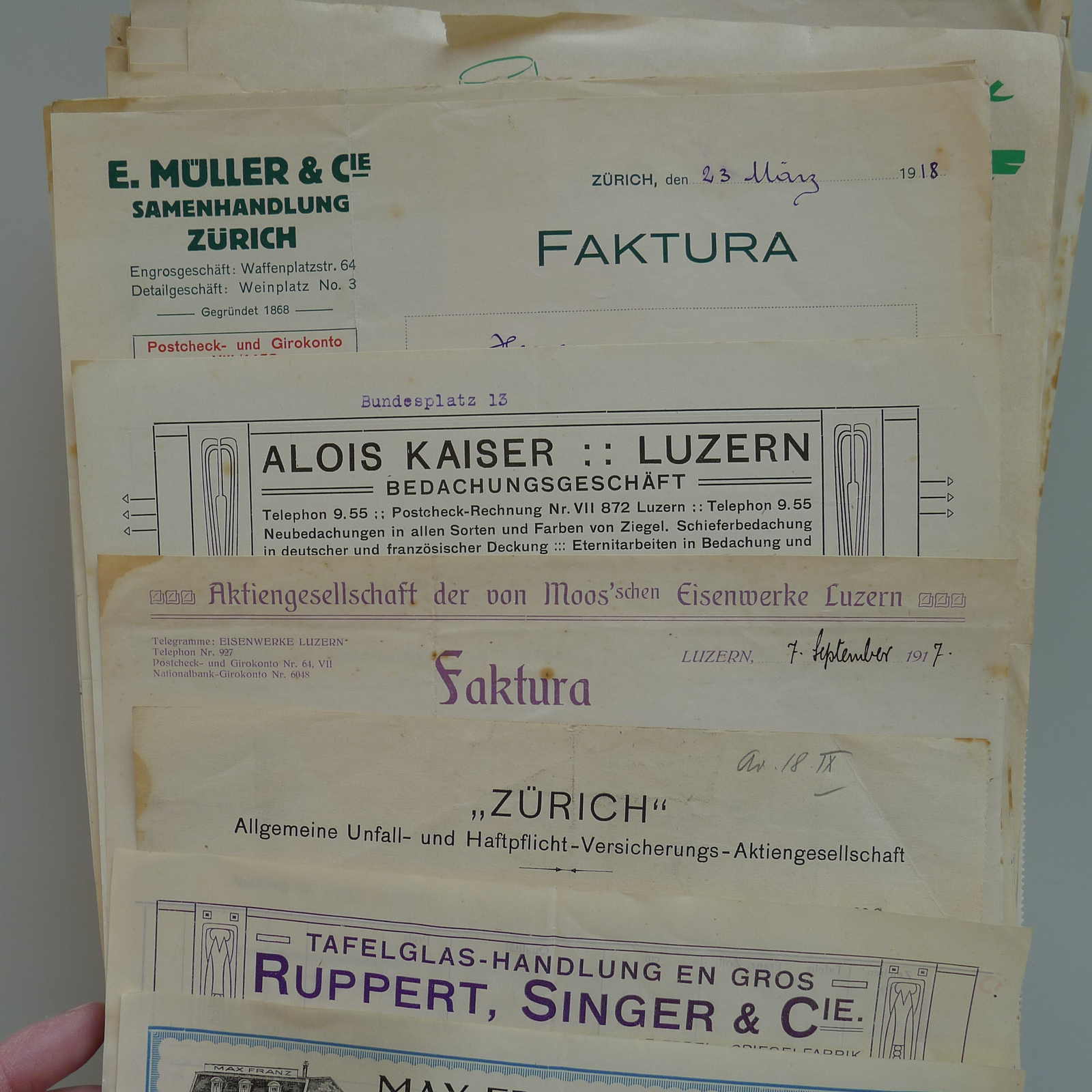 Image 19 for lot number 0004100098 for Luzernerraute Webshop 